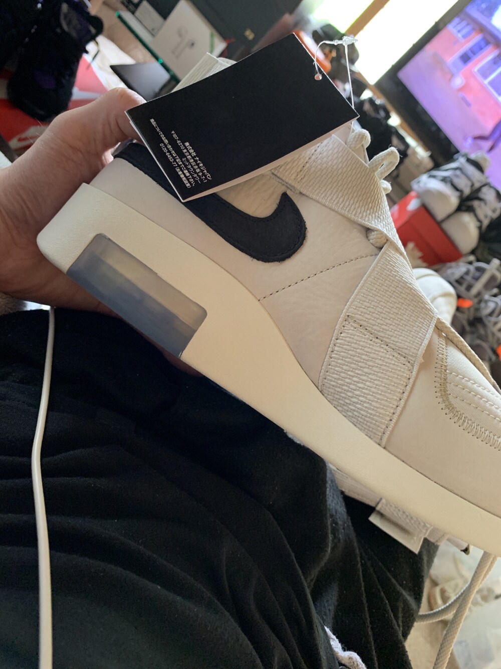 「NIKE、fear of god、ラストエリクサー病」｜「NIKEのアイテム（スニーカー、グレー系）」を使った、てちてちさん（メンズ・170cm）の夏コーディネートの1枚目の写真