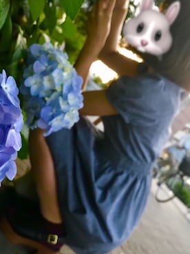 「earth music&ecology（アースミュージックアンドエコロジー）のアイテム（ワンピース、ブルー系）」を使った、エマさん（レディース・160cm）の冬コーディネート