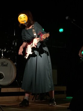 「earth music&ecology（アースミュージックアンドエコロジー）の・袖コンワンピース ○（ワンピース、グリーン系）」を使った、エマさん（レディース・160cm）の冬コーディネート