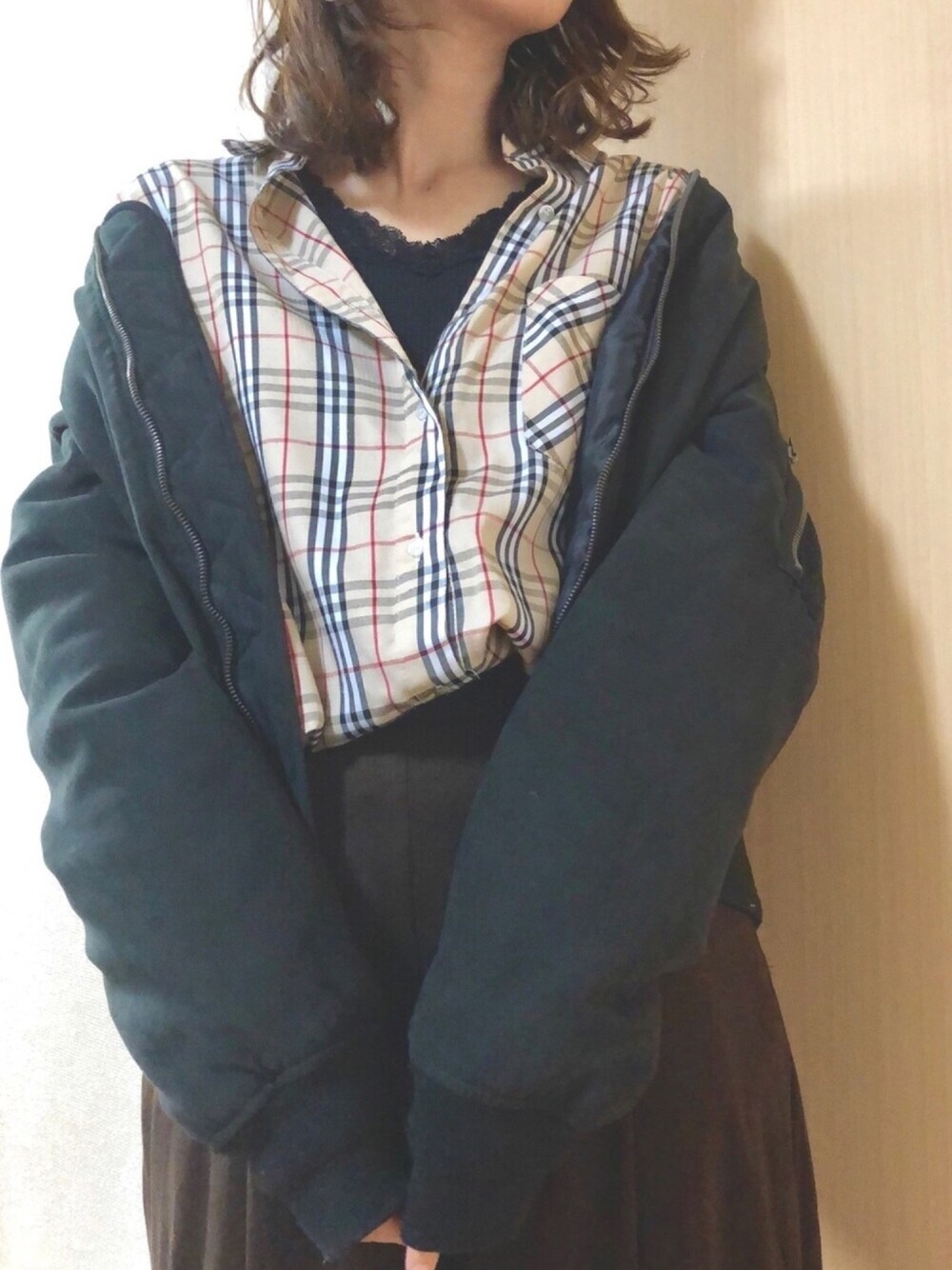 「MA-1、ビッグシルエット、しまむら、チェックシャツ、スウェード、ワイドパンツ、ブラック、ビットローファー、秋冬コーデ、チェック」｜「PAGEBOYのレースロングスリーブトップス（Tシャツ/カットソー、ブラック系）」を使った、cocona*さん（レディース・167cm）の秋コーディネートの1枚目の写真