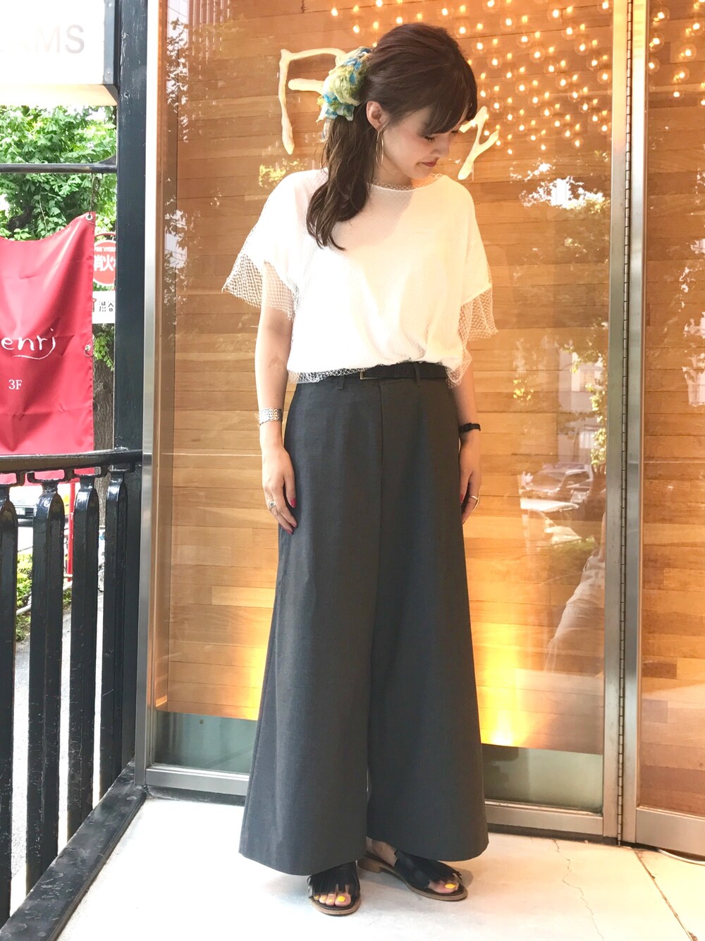 「RBS、RBS 2017ss、RayBEAMS」｜「RBSのRBS / バック タック ワイド パンツ（その他パンツ、グレー系）」を使った、hazuki yoshizawaさん（レディース・166cm）の夏コーディネートの1枚目の写真