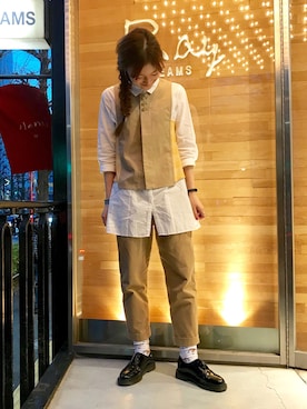 「アイテム（チノパンツ）」を使った、hazuki yoshizawaさん（レディース・166cm）の春コーディネート