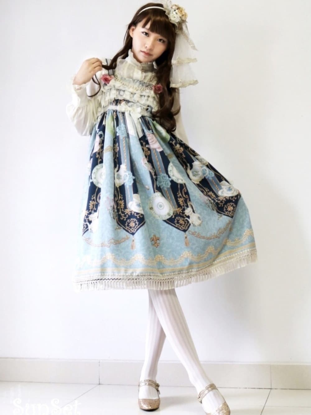 「ロリータ、ジャンパースカート、アリスアンドザパイレーツ、ロリータファッション、原宿、lolita、ロリィタ、かわいい、休日スタイル、ワンピース」｜「BABY,THE STARS SHINE BRIGHTのアイテム（ジャンパースカート、ブルー系）」を使った、Sunsetwindさん（レディース・168cm）の春コーディネートの1枚目の写真