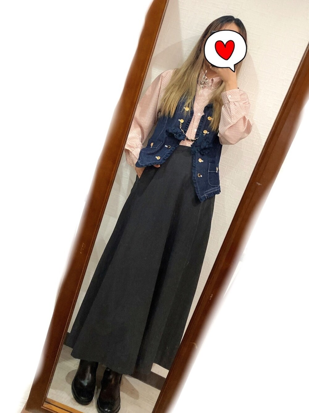 「秋コーデ、大人カジュアル、秋冬コーデ、カジュアル、おしゃれさんと繋がりたい、大人コーデ、ベスト、シャツスタイル、ロングスカート、デニム」｜「INGEBORGのアイテム（スカート、グレー系）」を使った、Sunsetwindさん（レディース・168cm）の秋コーディネートの1枚目の写真