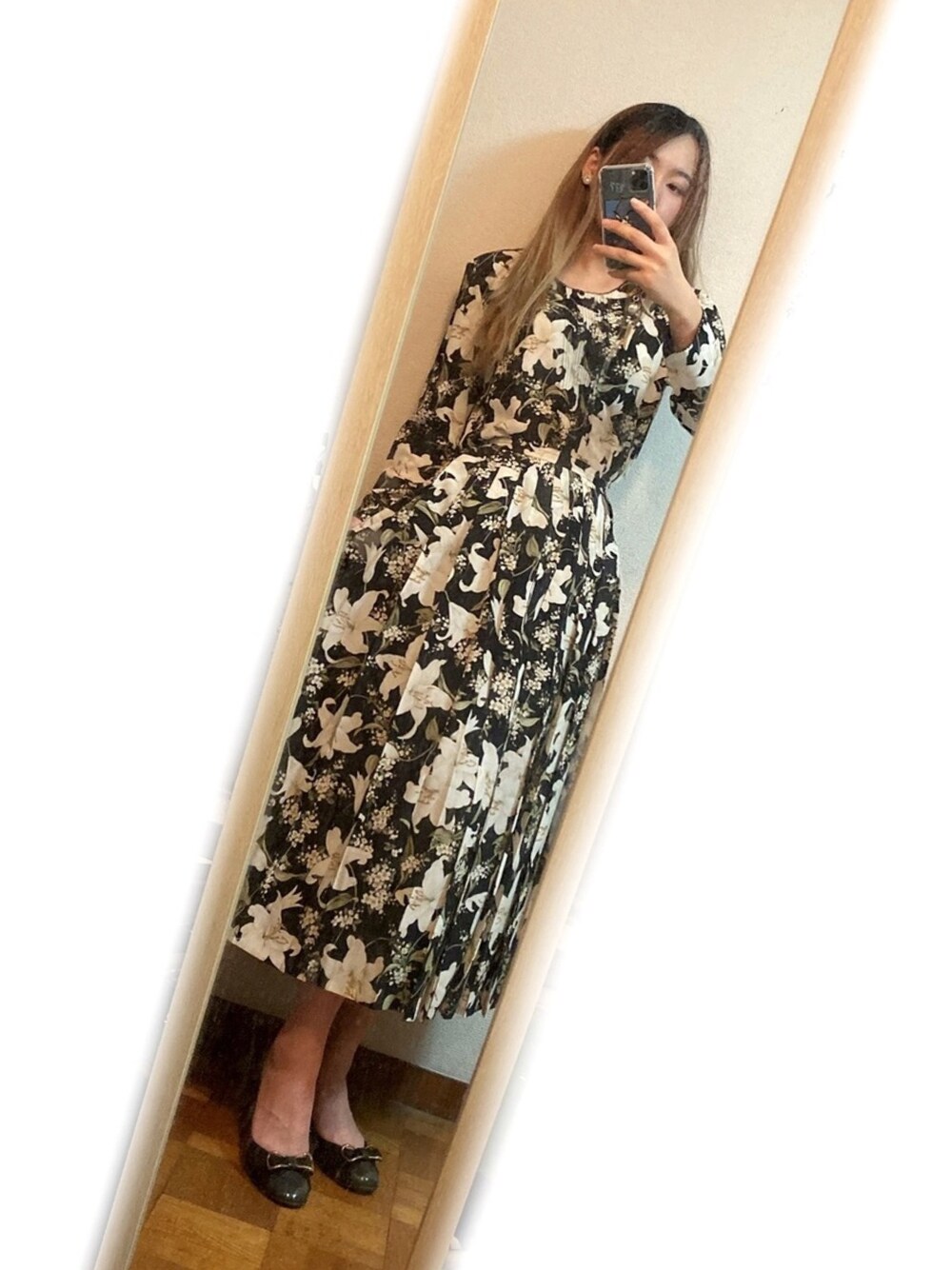 「秋冬コーデ、オトナ女子、花柄、スーツ、ワンピース、セットアップ、黒、レトロ、秋服、大人ガーリー」｜「INGEBORGのアイテム（セットアップ、ブラック系）」を使った、Sunsetwindさん（レディース・168cm）の秋コーディネートの1枚目の写真