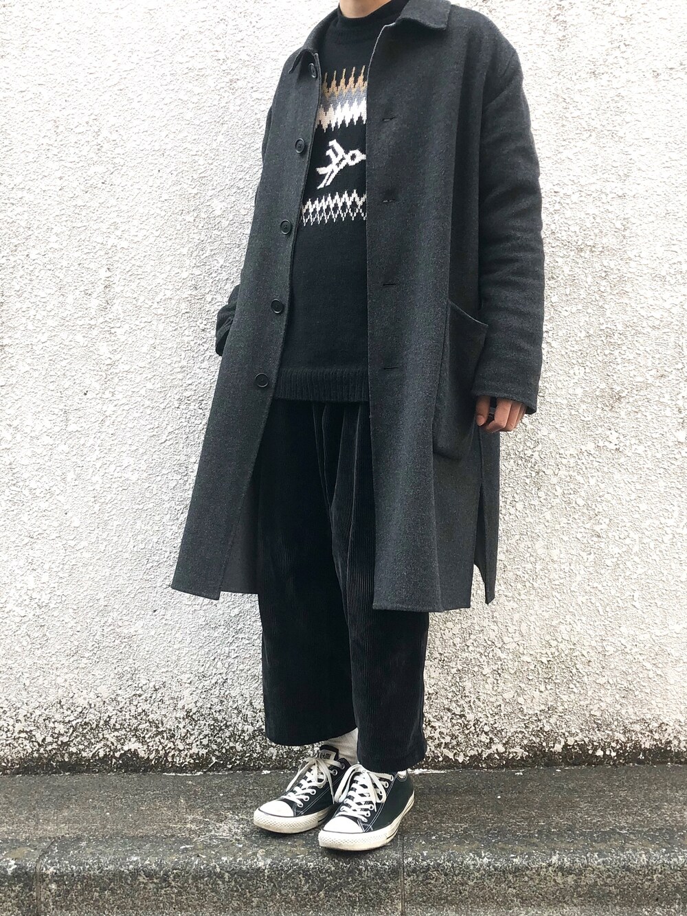 「Adam et Rope'、YAECA、converse、コンバース、古着、古着MIX、Bshop、シンプル、春コーデ、オトナカジュアル」｜「vanderstraeteのアイテム（ニット/セーター、ブラック系）」を使った、やなさん（メンズ・174cm）の冬コーディネートの1枚目の写真