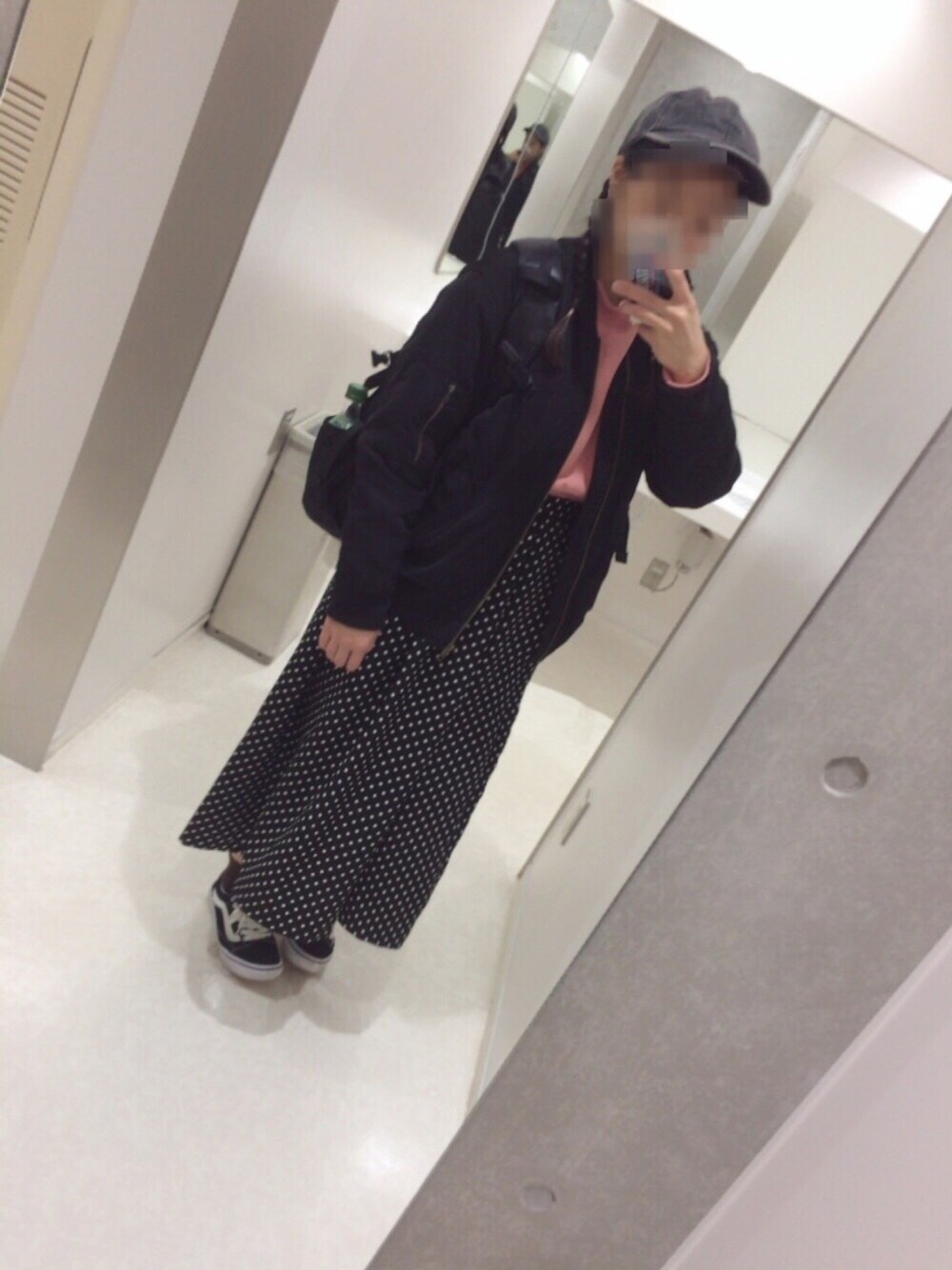 「ドット、ワイドパンツ、ピンク、トレーナー、WEGO、スピンズ、パンズ」｜「SPINNSのアイテム（キャップ、ブラック系）」を使った、sacoさん（レディース・153cm）の冬コーディネートの1枚目の写真