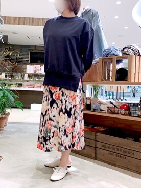 「Libra Cue（リブラ キュー）のアイテム（スウェット）」を使った、aki_i.13さん（レディース・157cm）の春コーディネート