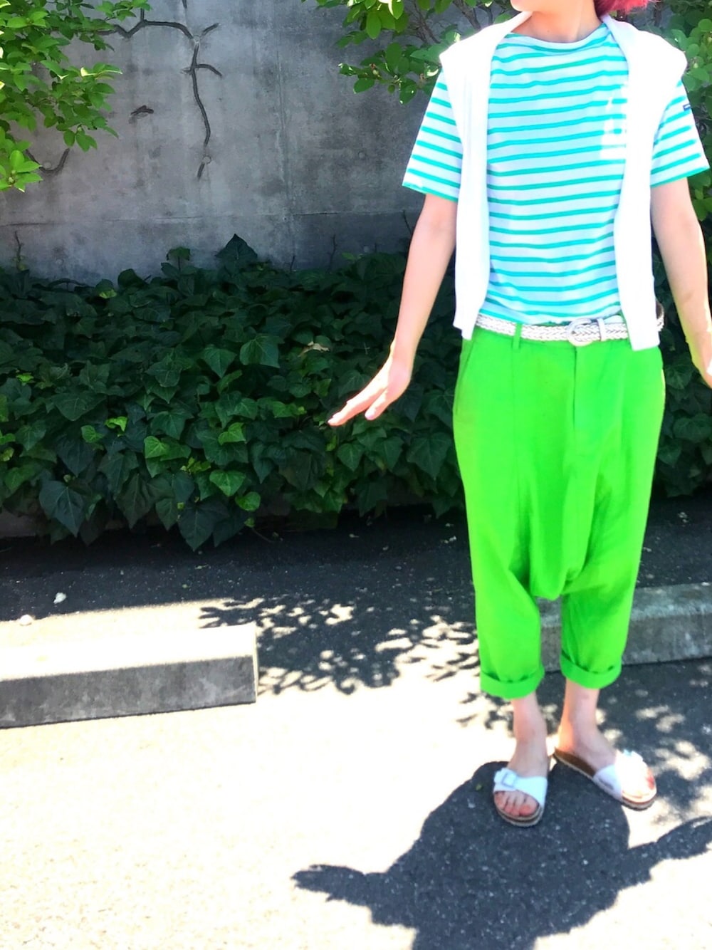 「COMME des GARCONSのアイテム（その他パンツ、グリーン系）」を使った、戸井田ひろみさん（レディース・165cm）の秋コーディネートの1枚目の写真