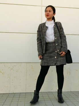 「アイテム（レッグウォーマー、ブラック系）」を使った、Chaamurin Suzukiさん（レディース・153cm）の冬コーディネート