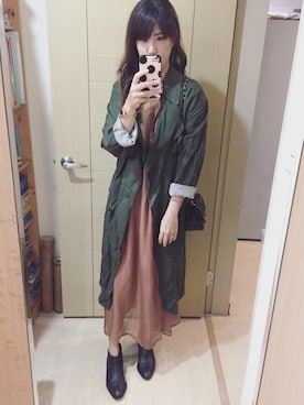 「chanel」｜「アイテム（トレンチコート）」を使った、Winnie C 🇹🇼さん（レディース・163cm）の秋コーディネート