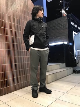 「and wander（アンドワンダー）のアイテム（マウンテンパーカー）」を使った、A.高橋さん（メンズ・171cm）の冬コーディネート