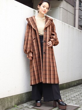 「MURUA（ムルーア）のアイテム（チェスターコート）」を使った、関本香里さん（レディース・160cm）の秋コーディネート