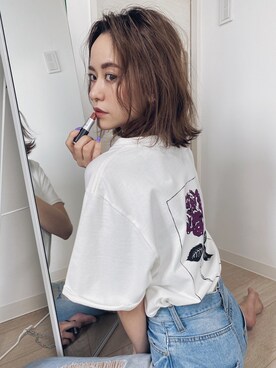 「MURUA（ムルーア）の【MURUA×山代エンナ】プリントTシャツ（Tシャツ/カットソー、ホワイト系）」を使った、関本香里さん（レディース・160cm）の春コーディネート