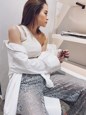 「MURUA（ムルーア）のレースリラックスパンツ（その他パンツ、ブルー系）」を使った、関本香里さん（レディース・160cm）の夏コーディネート