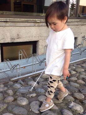 「Mini Rodini（ミニロディーニ）のアイテム（チノパンツ）」を使った、Liammmさん（キッズ・90cm）の春コーディネート