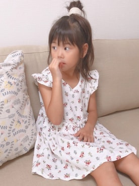 「小花柄ワンピース」｜ゆささん（キッズ・120cm）の夏コーディネート