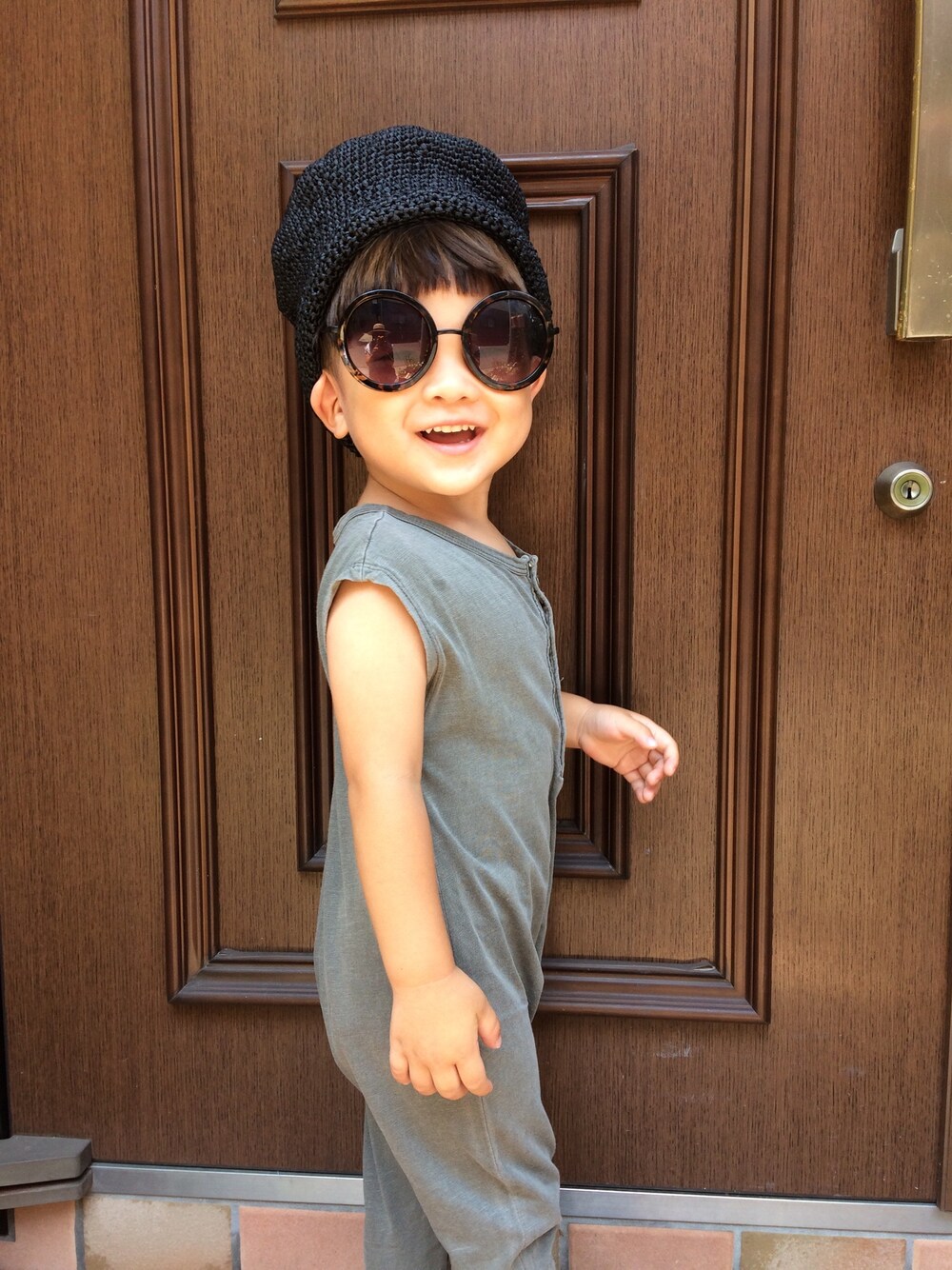 「ZARA、ZARA KIDS、キッズファッション、キッズコーデ、ハット、オールインワン、おとこのこ、ハンドメイド、サングラス」｜「ZARAのアイテム（つなぎ/オールインワン、グリーン系）」を使った、waoさん（キッズ・90cm）の夏コーディネートの1枚目の写真