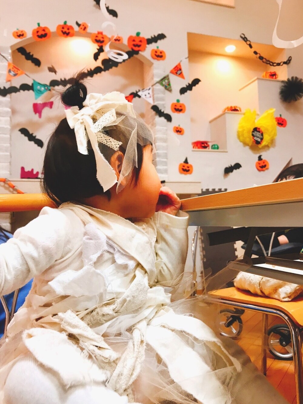 「wearhalloween2018」｜「手作りミイラちゃんのアイテム（ワンピース/ドレス、ホワイト系）」を使った、hmrさん（キッズ・70cm）の秋コーディネートの1枚目の写真