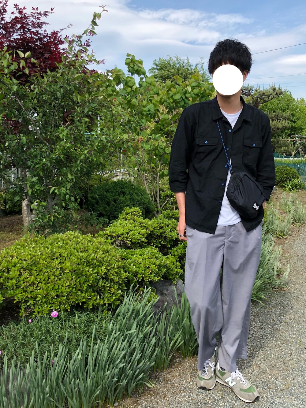「肌ウーノ、休日スタイル、PR、夏コーデ、ブラック、ＧＷ、シンプル、シャツスタイル、ワイドパンツ、おしゃれさんと繋がりたい」｜「HVCのHVC / オープン衿7分袖シャツ（シャツ/ブラウス、ブラック系）」を使った、HIROMASAさん（メンズ・186cm）の春コーディネートの1枚目の写真