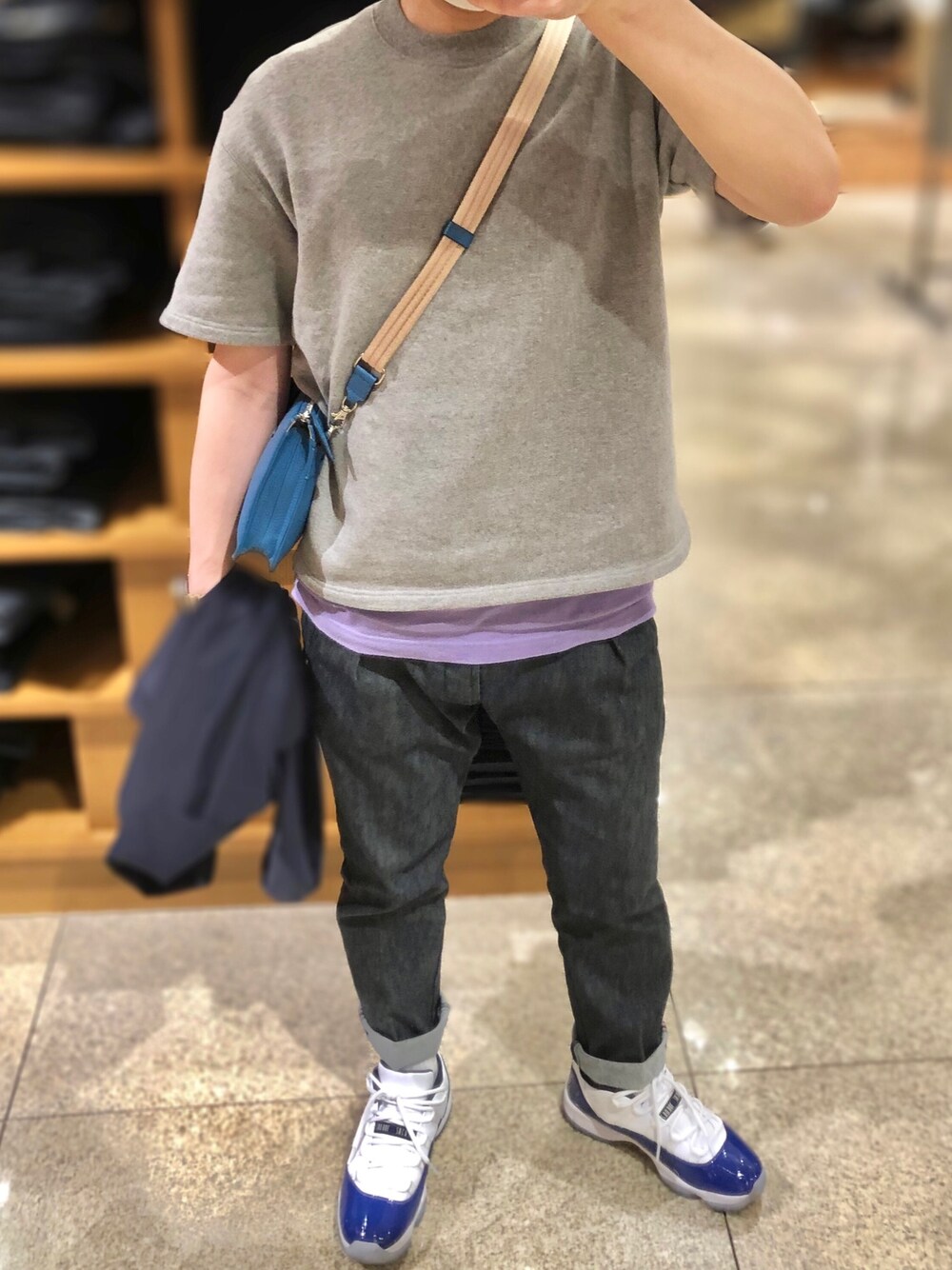 「春コーデ、letroyes、American Eagle、entre amis、LanaiTransitHawaii、NIKE、Jordan 11 concord low、APC」｜「Letroyesのアイテム（スウェット、グレー系）」を使った、Hayakeeeenさん（メンズ・163cm）の春コーディネートの1枚目の写真