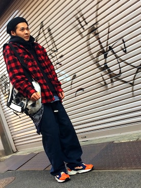 「MOONBAT（ムーンバット）のアイテム（ハンチング/ベレー帽）」を使った、新町バルCADJAさん（メンズ・165cm）の春コーディネート