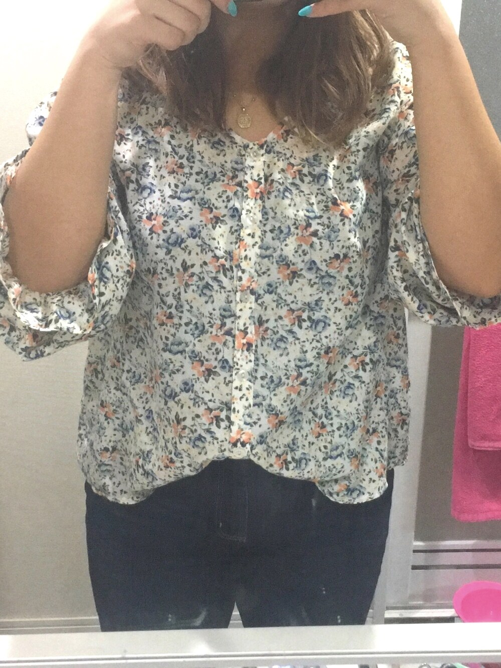 「PAGEBOYの花柄Vネック2WAYブラウス（シャツ/ブラウス、ホワイト系）」を使った、NacOさん（レディース・159cm）の春コーディネートの1枚目の写真