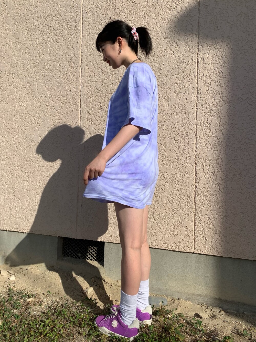 「EYTYS、JWANDERSON、ootd、いいね、save、フォローお願いします🤑、おしゃれさんと繋がりたい、韓国ファッション、オーバーサイズ、タイダイ柄、メンズライク、ストリート」｜「EYTYSの＜Eytys＞wave rough uv/ｽﾆｰｶｰ（スニーカー、パープル系）」を使った、MIZUKIさん（レディース・165cm）の夏コーディネートの1枚目の写真