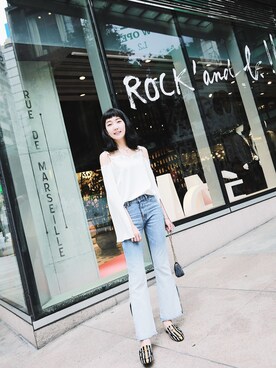 「MISS MALiNAのアイテム（バッグ、ブルー系）」を使った、MARIA 玛玛莉丫さん（レディース）の春コーディネート