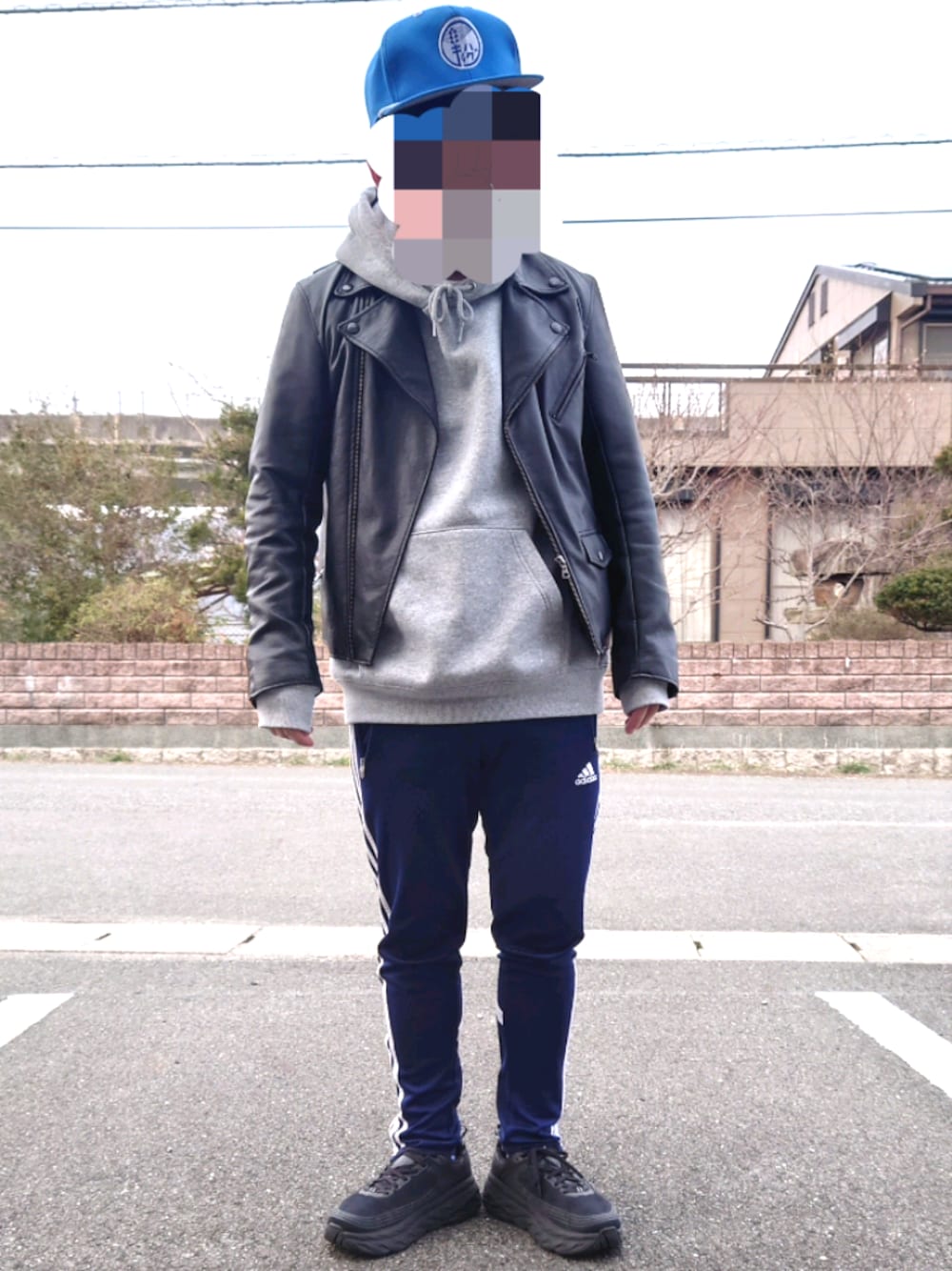 「低身長コーデ、低身長」｜「ぶてぃっく紫歯茎のアイテム（キャップ、ブルー系）」を使った、じいじさん（メンズ・162cm）の春コーディネートの1枚目の写真