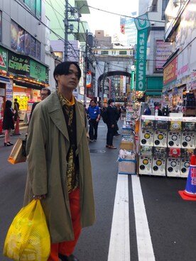 「COMOLI（コモリ）のアイテム（トレンチコート、ベージュ系）」を使った、すはすさん（メンズ・176cm）の冬コーディネート
