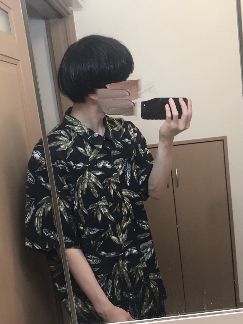 「ootd、used、古着、マッシュ、アロハシャツ」｜「no brandのアイテム（トップス、ブラック系）」を使った、ㅤさん（メンズ・174cm）の春コーディネートの1枚目の写真