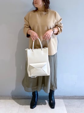 「RIVE DROITE（リヴドロワ）のニュアンスモチーフイヤリング（イヤリング）」を使った、IKUMIさん（レディース・153cm）の冬コーディネート