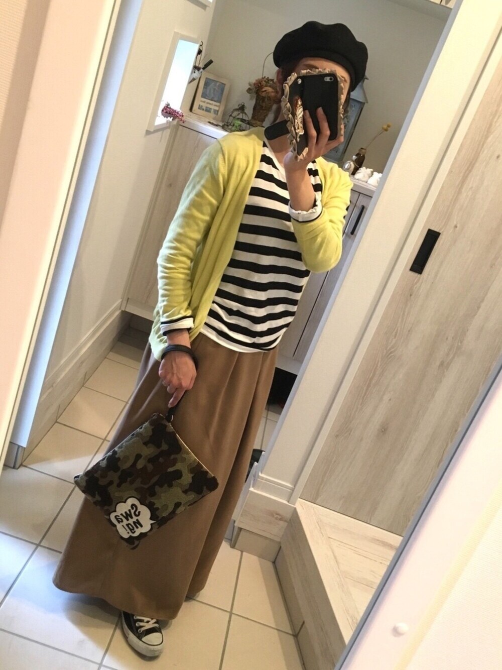 「春コーデ、大人カジュアル、プチプラ、UNIQLO、無印良品、ママコーデ、授乳コーデ、ワイドパンツ、ボーダー、カモフラ」｜「Another Editionのマリンベレー帽/AEBFC MRN BRT（ハンチング/ベレー帽、ブラック系）」を使った、yurrr.tさん（レディース・158cm）の春コーディネートの1枚目の写真