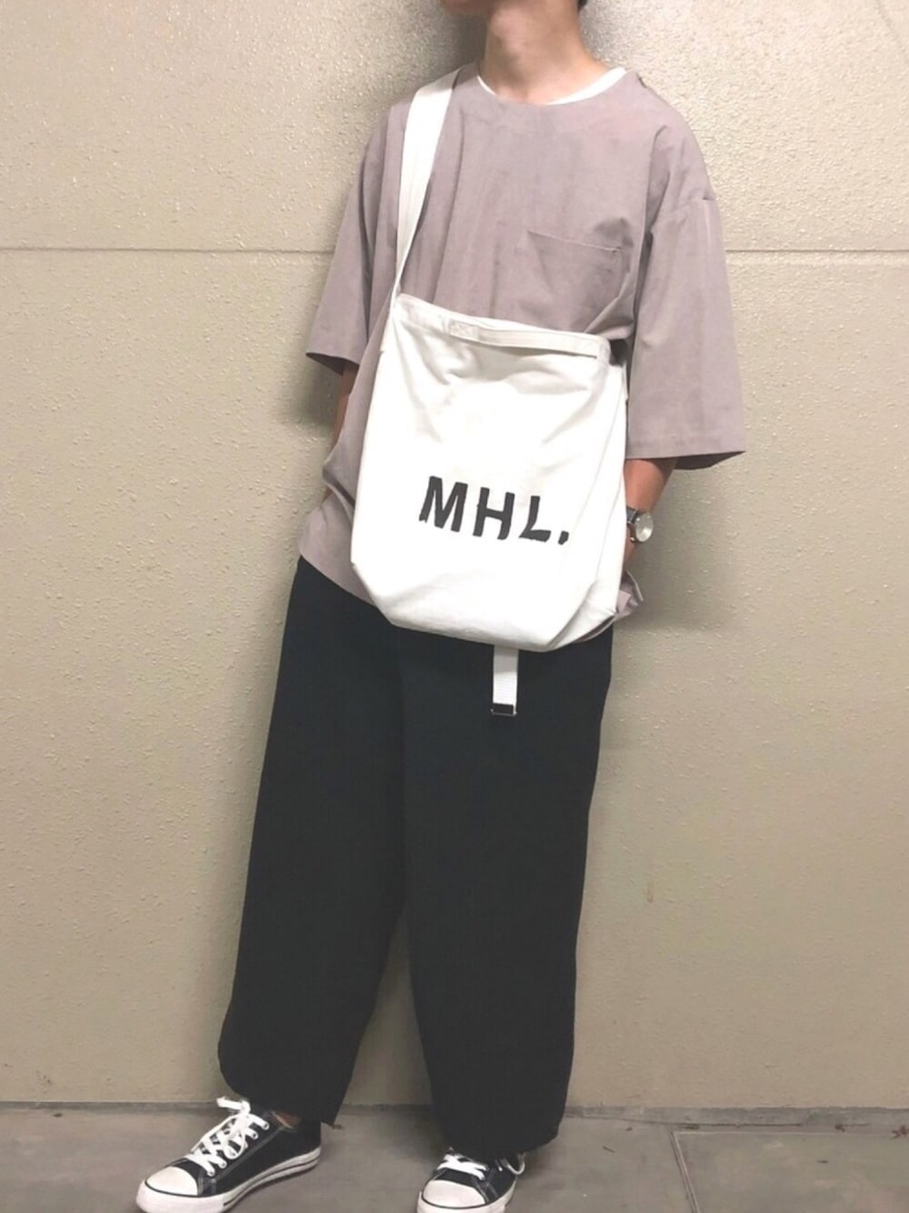 「UNIQLO、Junred、MHL.、Klasse14、SENSEOFPLACE、SPAO、シンプルスタイル、ビックシルエット、ootd、きれいめカジュアル」｜「MARGARET HOWELLのHEAVY COTTON CANVAS（ショルダーバッグ、ホワイト系）」を使った、ユウさん（メンズ・170cm）の夏コーディネートの1枚目の写真
