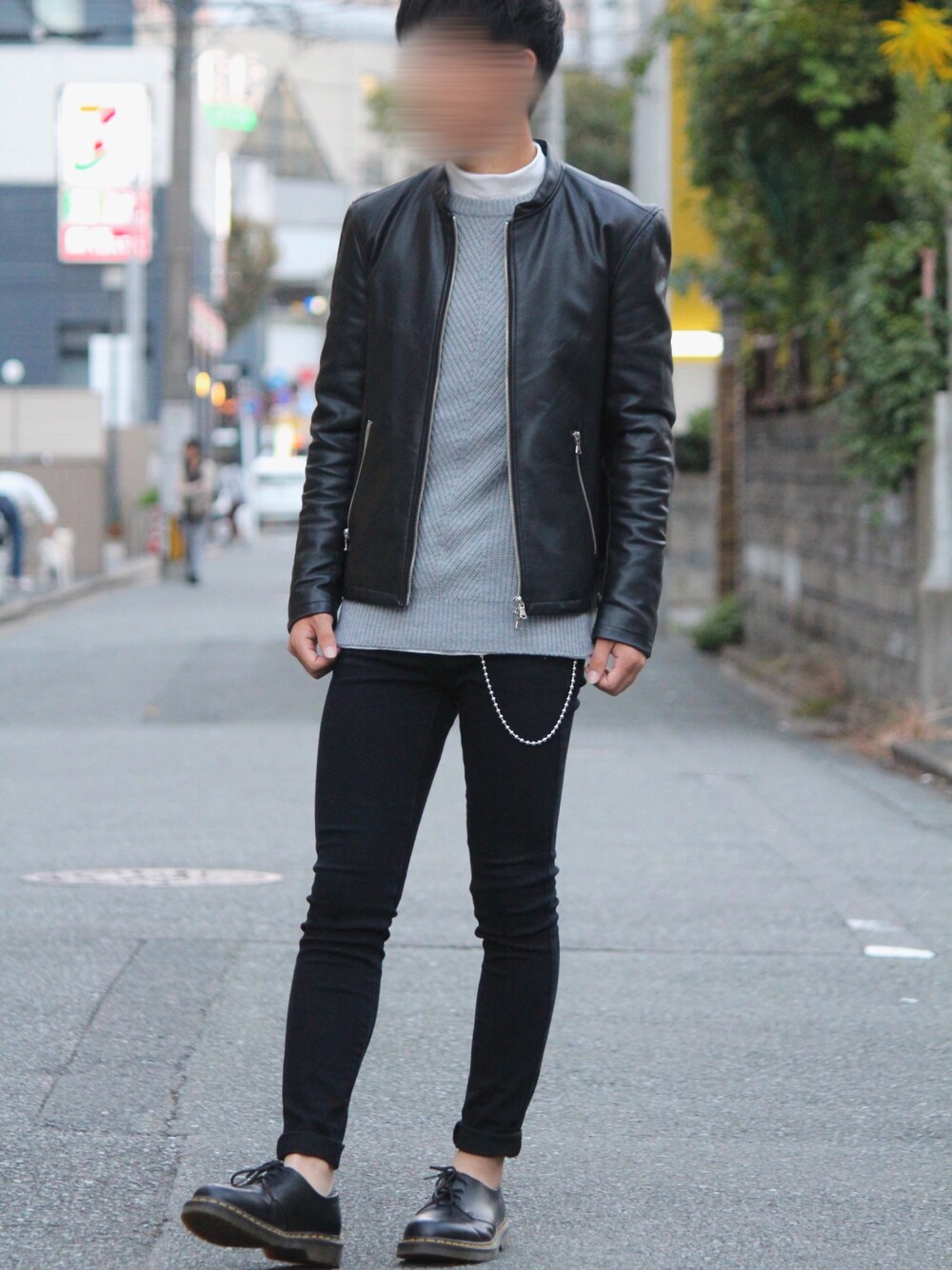 「オシャレパッソ、秋のコーデ、お洒落さんとつながりたい、ライダース、いいね、save、フォローお願いします🤑、キレイめ、黒、黒スキニー、Dr.Martens、レイヤードスタイル」｜「417 EDIFICEの◇シンセティック レザーシングルライダースブルゾン	（ライダースジャケット、ブラック系）」を使った、ユウさん（メンズ・170cm）の秋コーディネートの1枚目の写真
