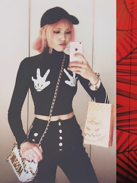 「J BRAND（ジェイブランド）のアイテム（デニムパンツ）」を使った、venusucker さん（レディース・168cm）の秋コーディネート