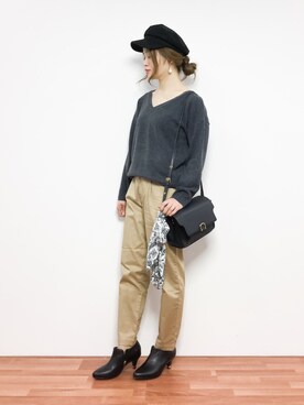 「LOWRYS FARM（ローリーズファーム）の８０ミコチノテーパードパンツ　744464 （チノパンツ）」を使った、isaさん（レディース・155cm）の冬コーディネート