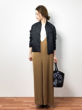 「アイテム（サロペット/オーバーオール、イエロー系）」を使った、isaさん（レディース・155cm）の冬コーディネート