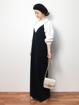 「Vネック」｜「アイテム（つなぎ/オールインワン）」を使った、isaさん（レディース・155cm）の春コーディネート