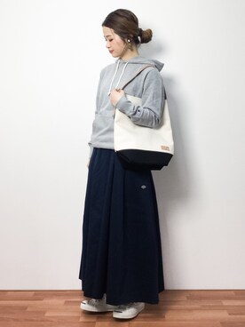 「B:MING by BEAMS（ビーミングバイビームス）のbuddy × ビーミング by ビームス / 別注Collerショルダーバッグ（トートバッグ）」を使った、isaさん（レディース・155cm）の春コーディネート