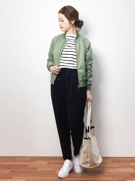 「green label relaxing（グリーンレーベルリラクシング）のアイテム（MA-1）」を使った、isaさん（レディース・155cm）の春コーディネート