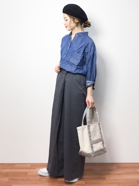 「ダンガリーシャツ」｜「アイテム（トートバッグ）」を使った、isaさん（レディース・155cm）の春コーディネート