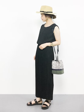「プリーツ」｜「アイテム（つなぎ/オールインワン）」を使った、isaさん（レディース・155cm）の夏コーディネート