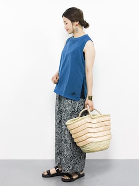 「アイテム（タンクトップ、ブルー系）」を使った、isaさん（レディース・155cm）の夏コーディネート
