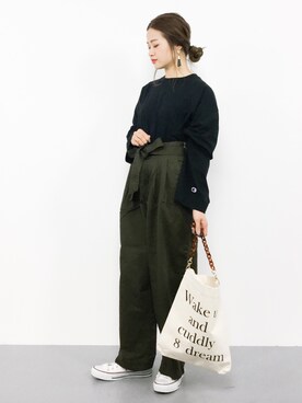 「Another Edition（アナザーエディション）の【展開店舗限定】チェーンショルダーロゴバッグ（ショルダーバッグ）」を使った、isaさん（レディース・155cm）の秋コーディネート
