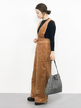 「アイテム（サロペット/オーバーオール、イエロー系）」を使った、isaさん（レディース・155cm）の秋コーディネート