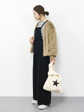 「FREE'S MART（フリーズマート）のアイテム（サロペット/オーバーオール）」を使った、isaさん（レディース・155cm）の冬コーディネート