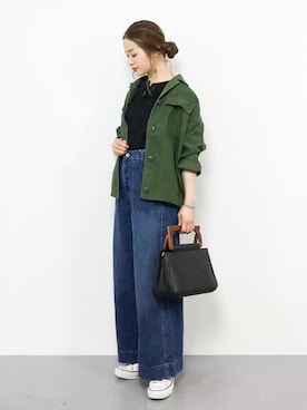 「リブニット」｜「アイテム（ミリタリージャケット）」を使った、isaさん（レディース・155cm）の春コーディネート