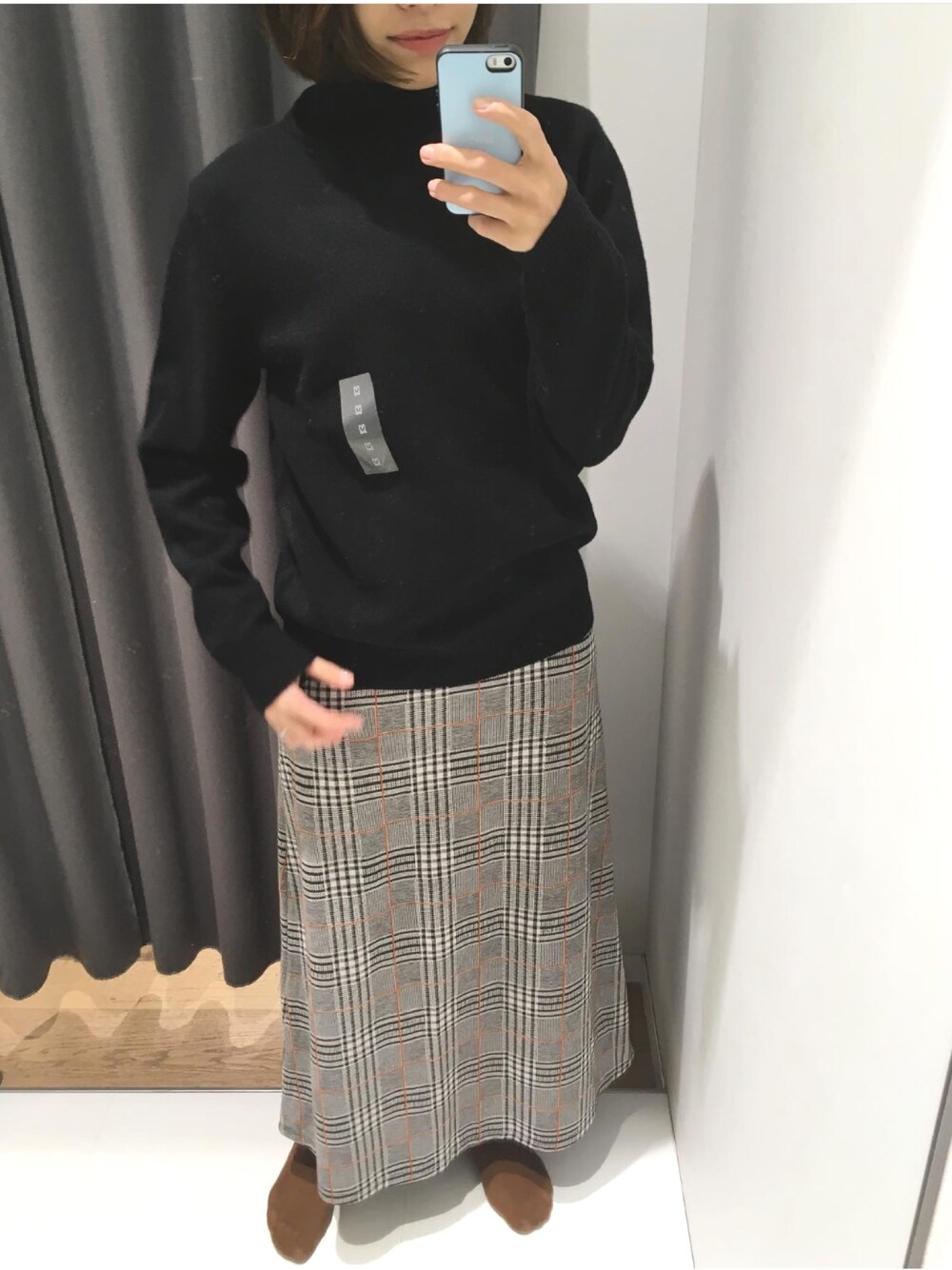 「プチプラ、UNIQLO、購入品、イロチ買い、Men's、秋冬コーデ、シンプル、オーバーサイズ、ざっくりニット、おしゃれさんと繋がりたい」｜「UNIQLOのプレミアムラムタートルネックセーター（長袖）（ニット/セーター、ブラック系）」を使った、きむさん（レディース・164cm）の冬コーディネートの1枚目の写真